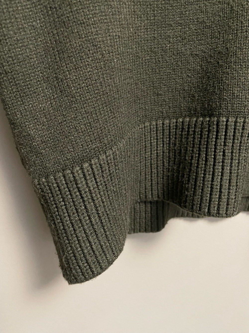 Zara Olive Green Cropped V-Neck Sweater Women’s Medium - Picture 5 of 11